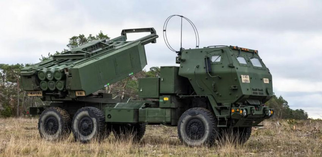 Người sĩ quan này tuyên bố rằng đích thân anh ta đã bắn hạ một tên lửa MLRS HIMARS trên bầu trời Donbass. Nhưng anh ta thừa nhận rằng vũ khí này của Mỹ là một thách thức nghiêm trọng đối với các trắc thủ phòng không Nga.