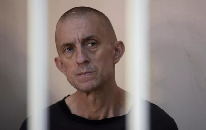 Bên cạnh đó, thái độ của các chỉ huy
Ukraine cũng tỏ ra khinh thường các tay súng tình nguyện nước
ngoài. Họ không nhận được đầy đủ vũ khí, y tế, vật tư, hậu cần và
sự huấn luyện nhưng lại bị ném vào giữa địa ngục, mà việc bị giết
hoặc bị bắt không thể tránh khỏi.