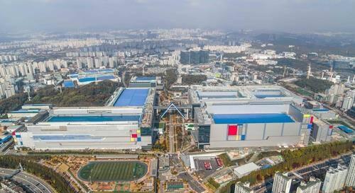 Samsung xuất xưởng chip 3nm đầu tiên trên thế giới - 1