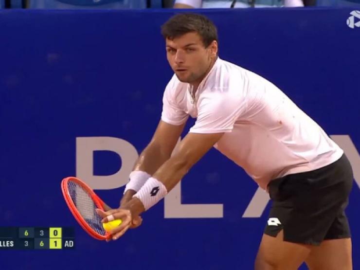 Thể thao - Clip nóng tennis: Cú thuận tay "đại bàng tung cánh" không thể cản phá