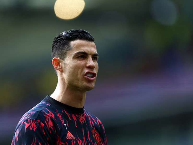 Ronaldo cầu xin MU chấm dứt hợp đồng, “siêu cò” tuyệt vọng cầu cứu CLB Đức