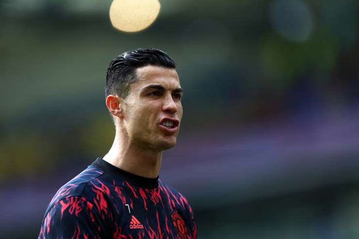 Ronaldo cầu xin MU chấm dứt hợp đồng