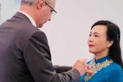 Nguyên Bộ trưởng Y tế Nguyễn Thị Kim Tiến nhận Huân chương Bắc đẩu Bội tinh