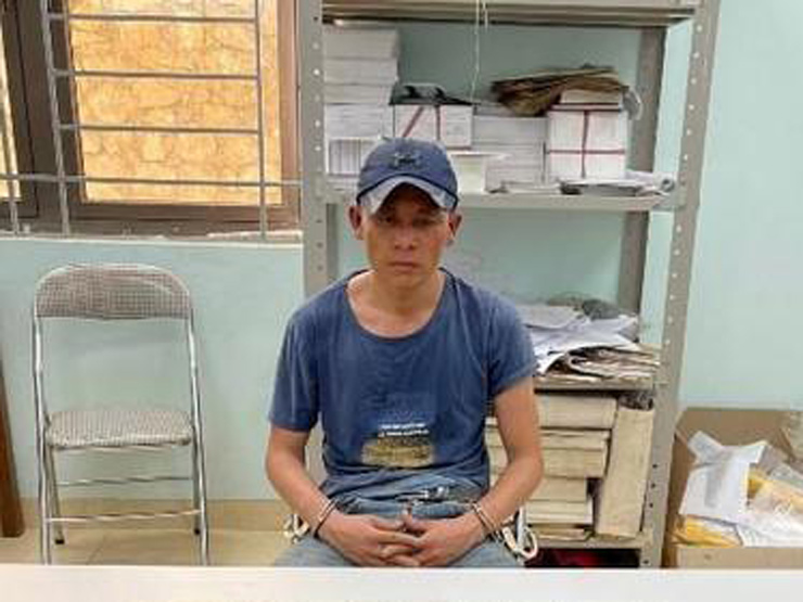 Tin tức trong ngày - Tin tức 24h qua: Vây bắt đối tượng mang lệnh truy nã đặc biệt, 2 cảnh sát bị thương