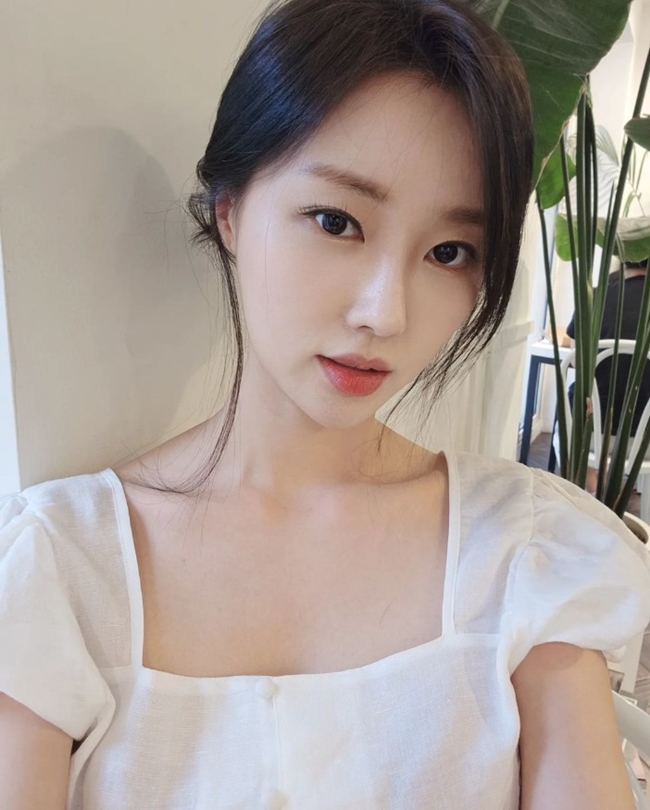 Thậm chí, cô còn từng dẫn đầu top tìm kiếm trên cổng thông tin Naver.&nbsp;
