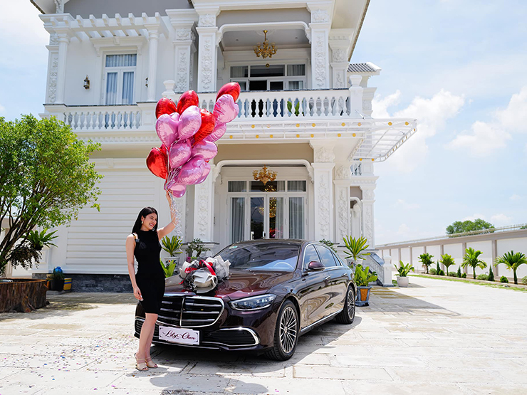 Tin tức ô tô - "Ngọc nữ Bolero" Lily Chen tậu 4 xế hộp Mercedes trong vòng 18 tháng