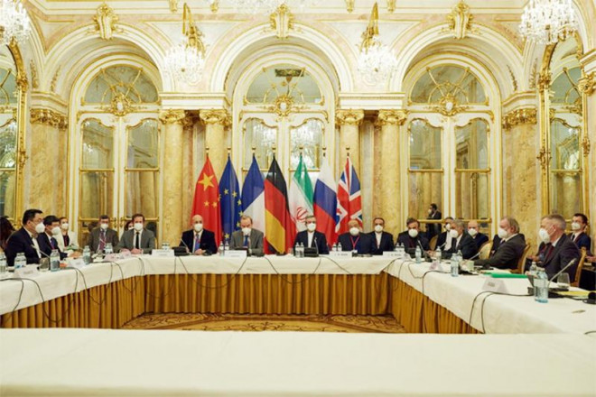 Đại diện các bên tham gia một vòng đàm phán ở Vienna. Ảnh: Getty Images.