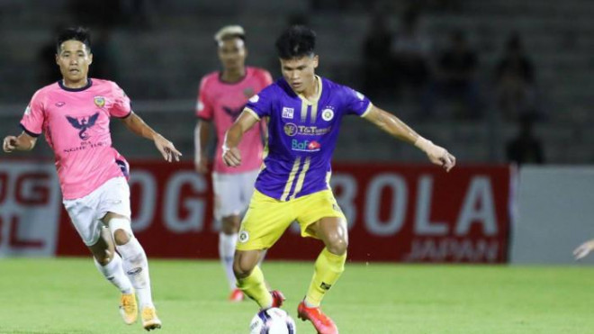 Hà Nội FC (tím) sẽ gặp SLNA ở vòng 14 V-League 2022