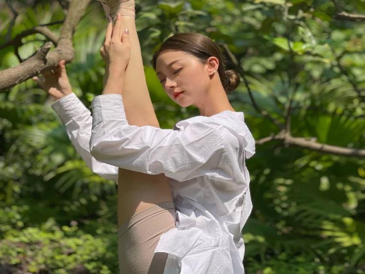 Làm đẹp - Mỹ nữ ballet Tứ Xuyên đẹp chuẩn "mình hạc xương mai" làm gì cũng thanh thoát