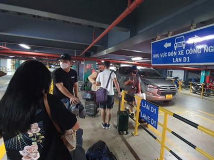 Thông báo ”nóng” liên quan hoạt động xe công nghệ ở sân bay Tân Sơn Nhất