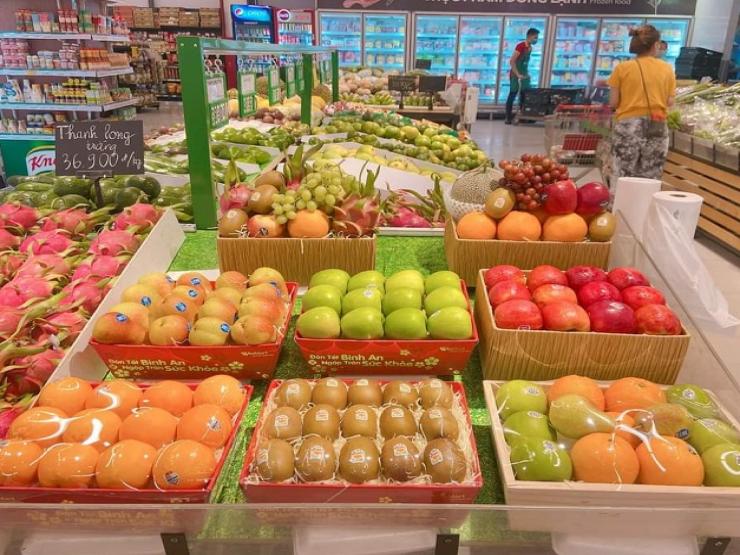 Trái cây nhập khẩu ngập chợ Việt với giá “siêu rẻ”, táo Fuji chỉ từ 50 nghìn đồng/kg