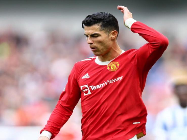 Ronaldo chỉ trích báo chí bịa chuyện, chính thức đáp trả tin đồn về tương lai