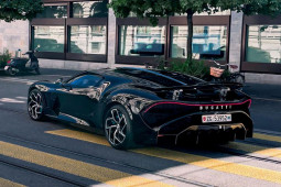 Tin tức ô tô - "Cực phẩm" đắt đỏ nhất của Bugatti xuống phố với biển số gây chú ý