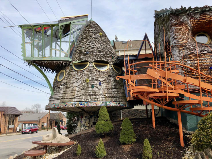 9. Ngôi nhà nấm Cincinnati, nằm ngay trên đại lộ Erie, thành phố Ohio, Mỹ.
