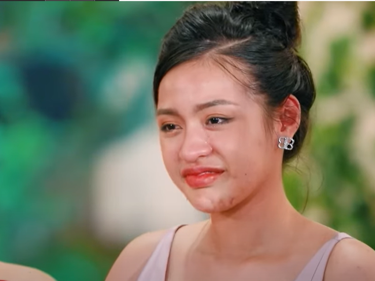 Làm đẹp - Hot girl "trứng rán" lộ nhan sắc thực tế, khán giả "đốt đuốc" tìm đôi chân dài 1,13m?