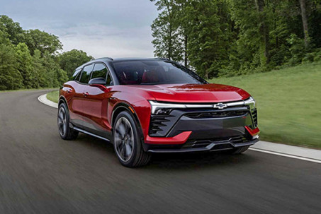 Xe điện Chevrolet Blazer ra mắt toàn cầu, tăng tốc ngang siêu xe