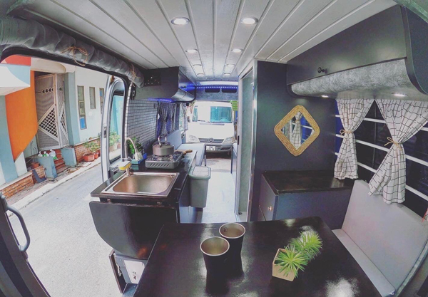 "Ngôi nhà" này có đủ giường, nhà tắm, bếp, bồn rửa tay...