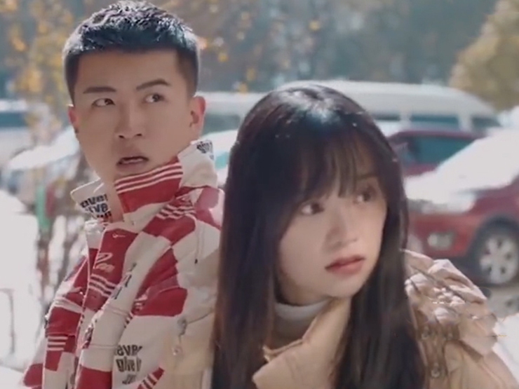 Clip hài hước - Cô gái khinh thường bạn trai cũ và cái kết ngã ngửa