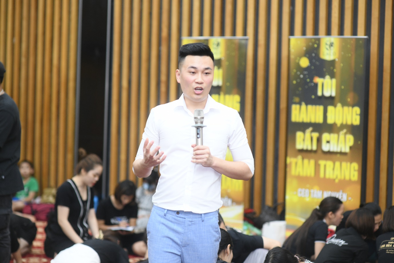 CEO Hoàng Minh Quý – người lãnh đạo và giảng dạy trực tiếp tại Khang Gia