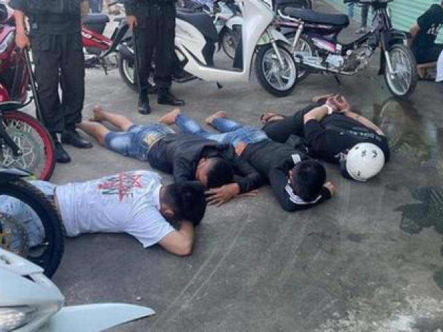 Pháp luật - CLIP: Bắt 24 quái xế chặn xe trên Quốc lộ 1 để gây náo loạn