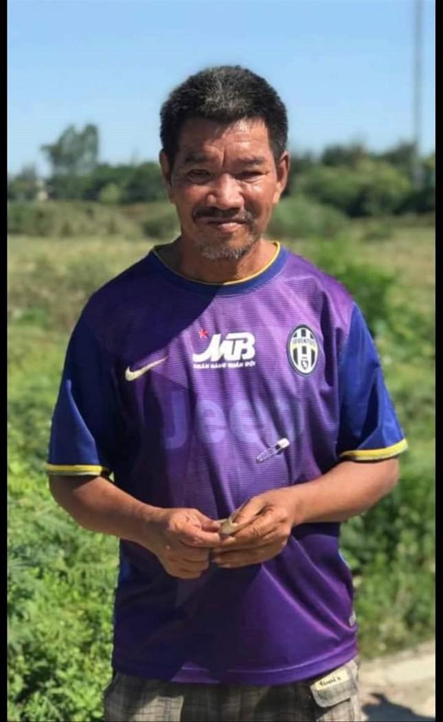 Bức ảnh ông Hùng lúc còn sống được người dân chụp lại