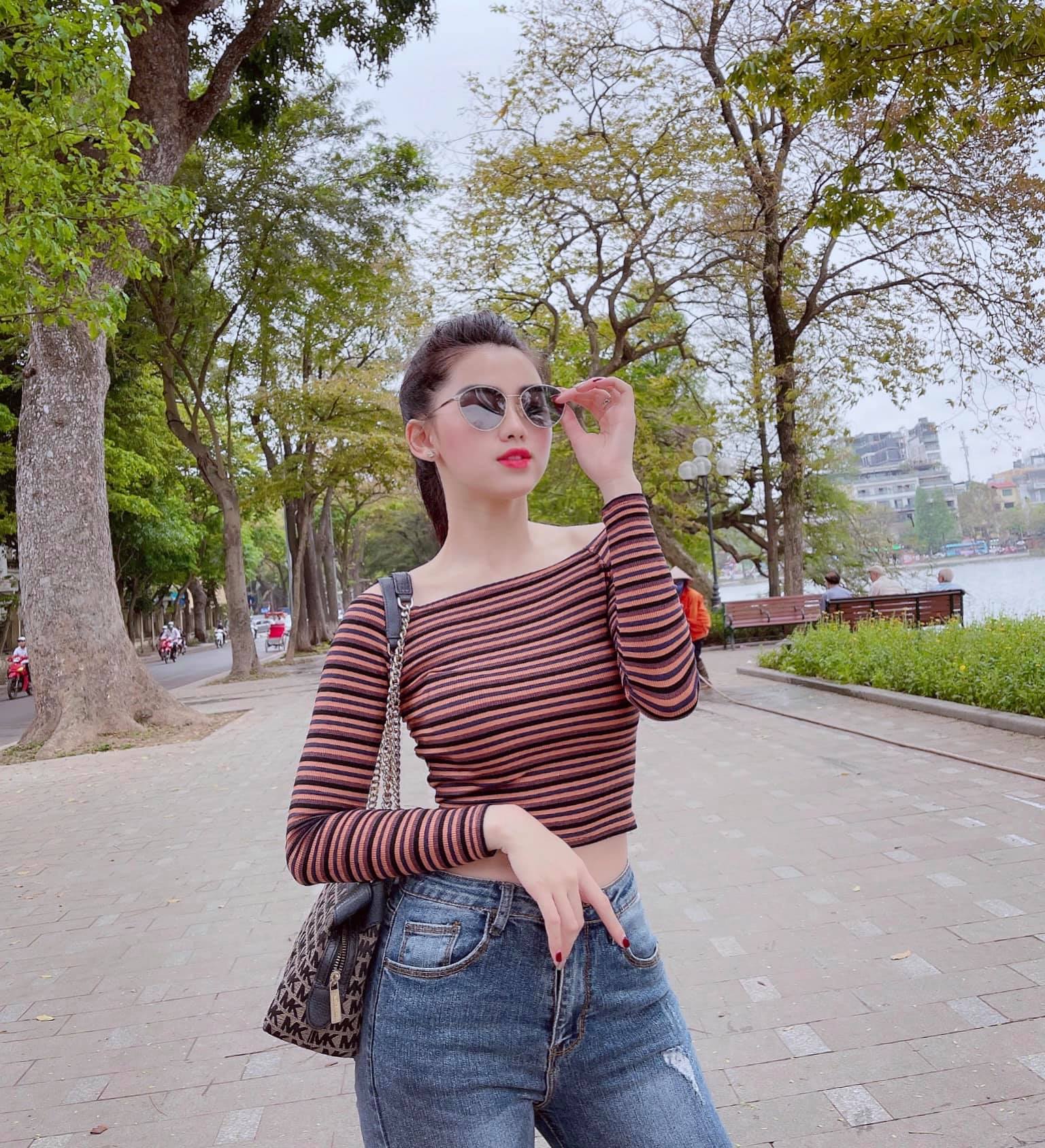 Việc tập luyện chăm chỉ giúp Ngọc Mai có được vóc dáng cân đối.