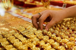 Kinh doanh - Giá vàng hôm nay 31/7: Tăng điên cuồng tuần thứ hai liên tiếp
