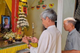 Cả làng lo tang người 'chịu tang cả làng'