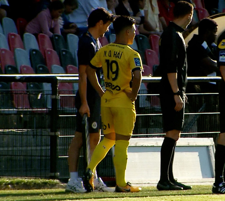Quang Hải đã được vào sân và sẽ có trận đấu đầu tiên tại Ligue 2 mùa này cho Pau FC