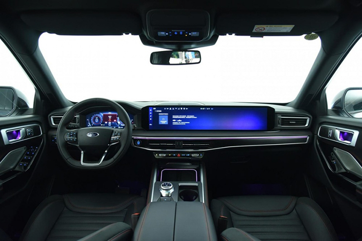 Ra mắt Ford Explorer 2023, trang bị màn hình nội thất khổng lồ 27 inch - 6