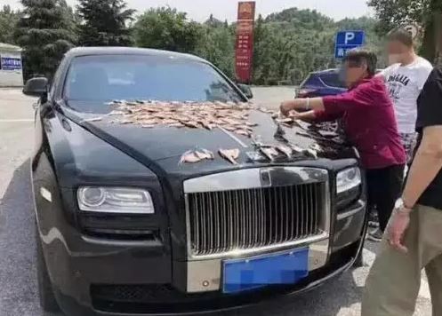 Siêu xe được ông Liu mua với giá 8 triệu tệ (26 tỷ đồng).