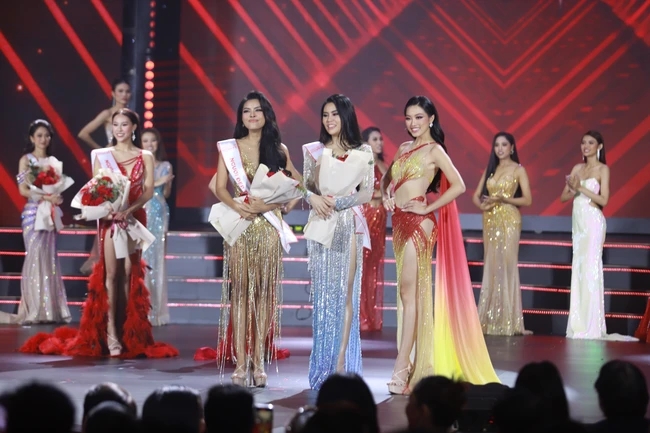 Top 3 Miss Fitness Vietnam 2022 đều là những cô gái xinh đẹp, tài năng.