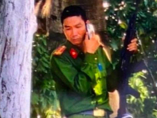 Pháp luật - Xử lý thế nào người mặc đồng phục công an nổ súng cướp tiệm vàng ném cho người dân?