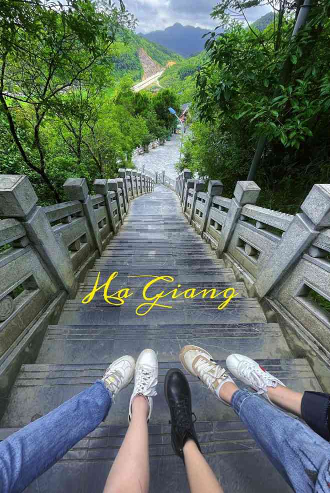 Đến Hà Giang hòa mình vào cuộc sống người dân, cùng em nhỏ tết hoa đội đầu - 5