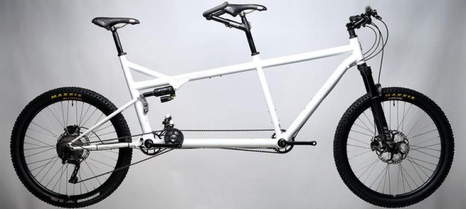 Xe đạp đôi tùy chỉnh ấn tượng với giá gần 194 triệu đồng. Ảnh: Autoevolution.