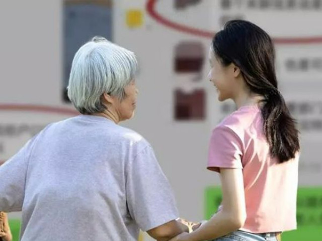 Bạn trẻ - Cuộc sống - Nhận tin bà ốm nặng, cô gái xin nghỉ về quê nhưng nhận được yêu cầu gây sốc nặng từ công ty