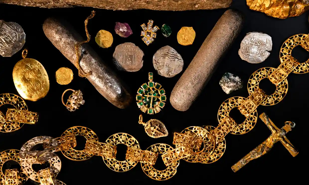 Many valuable treasures were discovered from the wreck of the Maravillas shipwreck (photo: Guardian)