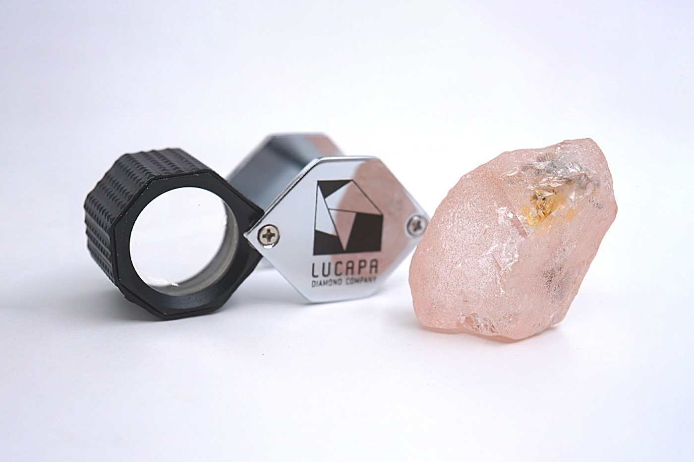 Viên kim cương hồng lớn nhất thế giới từng được khai thác sau 3 thế kỷ - 1