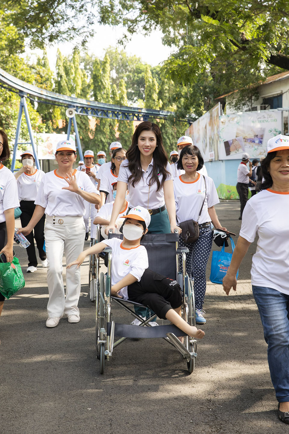 Dương Yến Nhung làm Đại sứ đi bộ đồng hành vì nạn nhân chất độc da cam - 3