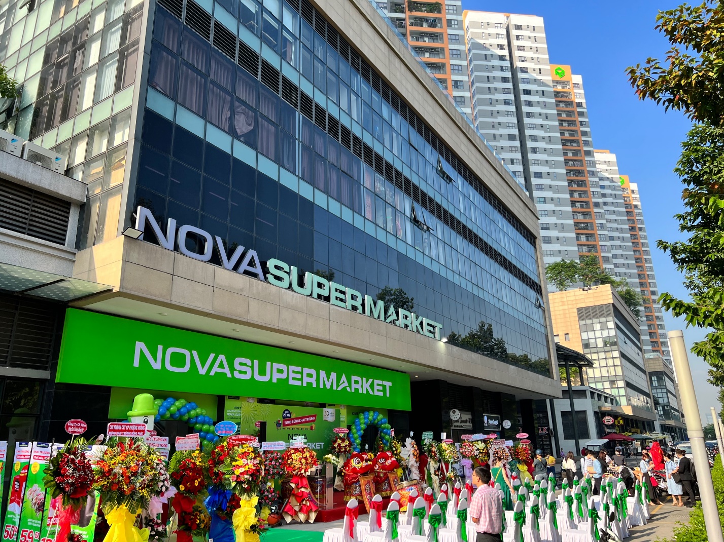 Siêu thị Nova Supermarket đầu tiên vừa được ra mắt là bước tiến tiếp theo trong kế hoạch phát triển chuỗi bán lẻ quy mô toàn quốc của Nova Commerce, một thành viên của Nova Service