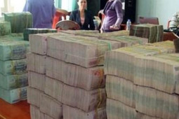 Pháp luật - Ngân hàng cung cấp thông tin cho công an vụ vận chuyển trái phép 30.000 tỉ đồng ra nước ngoài