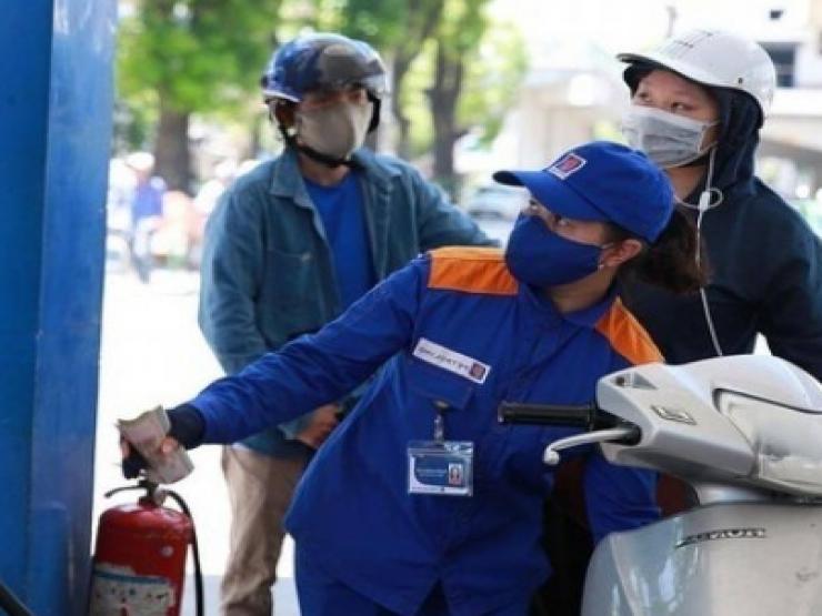 Thị trường - Tiêu dùng - Giá xăng dầu hôm nay 3/8: Chưa dứt đà giảm