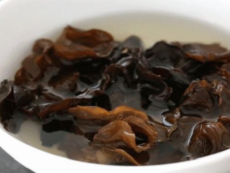 Ẩm thực - Đau bụng, buồn nôn, ngộ độc, thậm chí có thể hôn mê vì dùng mộc nhĩ theo 3 cách sai lầm này