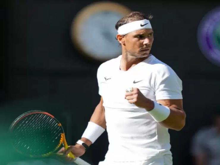 Nadal chỉn chu trên sân ”bừa bãi” ngoài đời, đối mặt việc bị khởi kiện