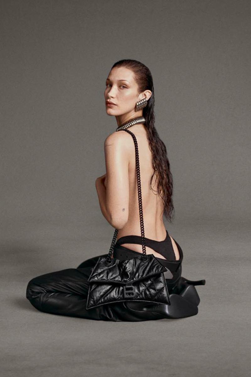 Bella Hadid được Balenciaga chọn mặt gửi vàng cho mẫu túi mới - 1