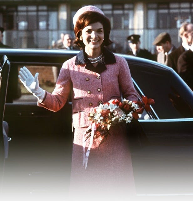 Nghe lại câu chuyện bộ suit màu hồng huyền thoại của Jackie Kennedy - 5