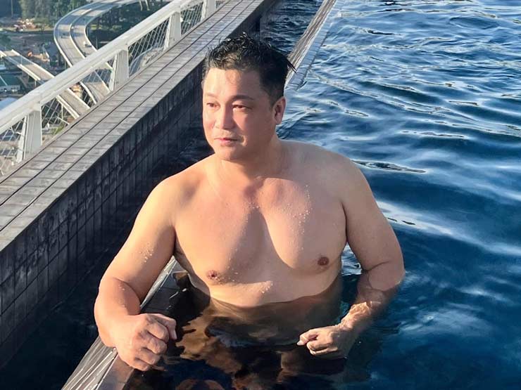 Làm đẹp - "Nam thần màn ảnh Việt một thời" khoe body đỉnh cao ở tuổi 53 khiến trai trẻ "chạy dài"