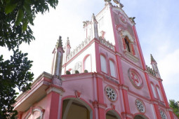 Du lịch - 6 nhà thờ màu hồng “đốn tim” du khách