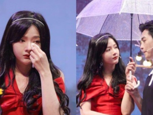 Bạn trẻ - Cuộc sống - Tỏ tình hoàn mỹ: "Hot girl ảnh thẻ" khóc nức nở khi từ chối nam chính thương mình 5 năm