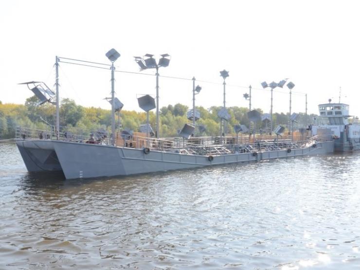 Thế giới - Nga triển khai thiết bị "lạ" để bảo vệ cầu huyết mạch ở Kherson?